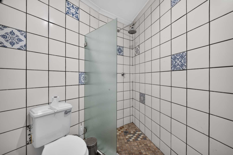 7 Bedroom Property for Sale in Oranjezicht Western Cape